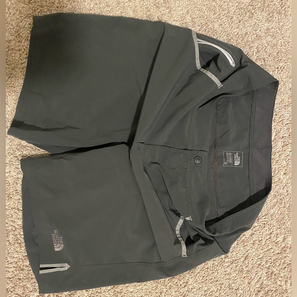 Men’s Northface Shorts (size 32)